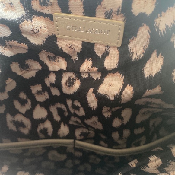 Stella & Dot Waverly crossbody hand bag. - Picture 4 of 6